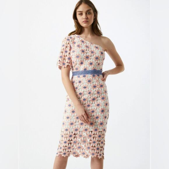 Chi Chi London Winona One Shoulder Crochet Floral Lace Dress White Size 12 NWT - Picture 6 of 15